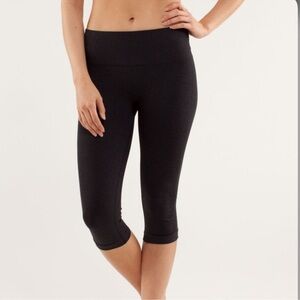 LULULEMON ATHLETICA Cropped Leggings